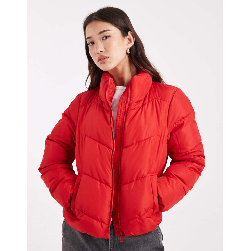 Vero Moda puffer jacket in ribbon red 115515101