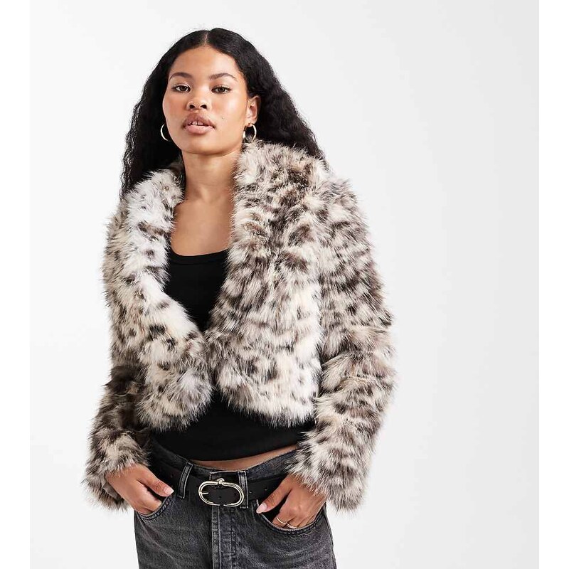 New Look Petite shawl faux fur coat in leopard print-Brown