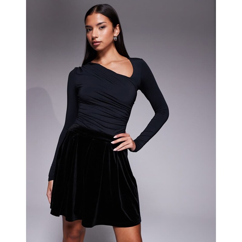 New Look velvet pleated mini skirt in black