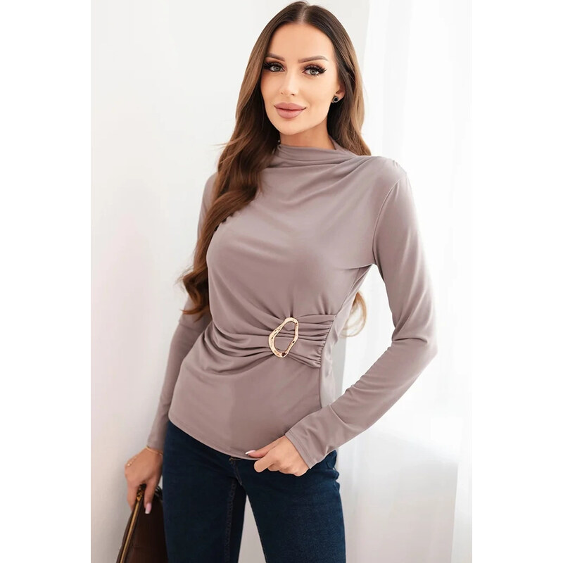 Kesi Włoski Taupe elegantní halenka s řasením a dekorativní