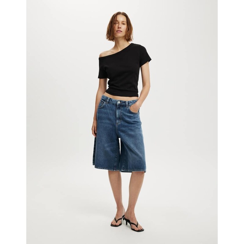 Cotton On asymmetric short sleeve tee in black 114688221