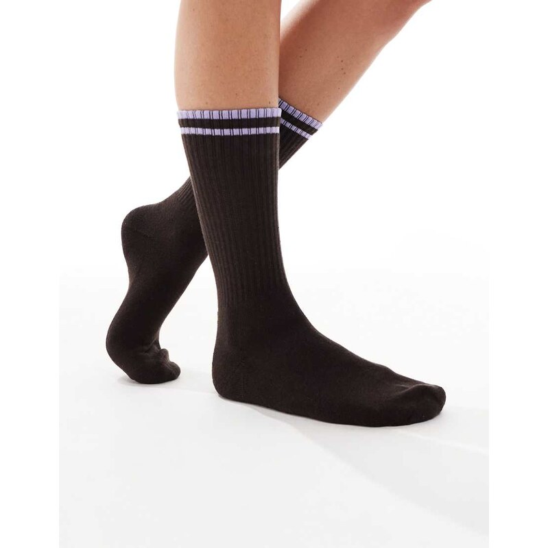 Vero Moda ribbed sports socks in chocolate brown with lavender stripe 111023064