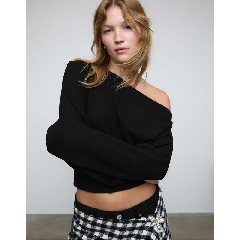 Stradivarius Boat neck knit t-shirt with sash belt in black 110050048