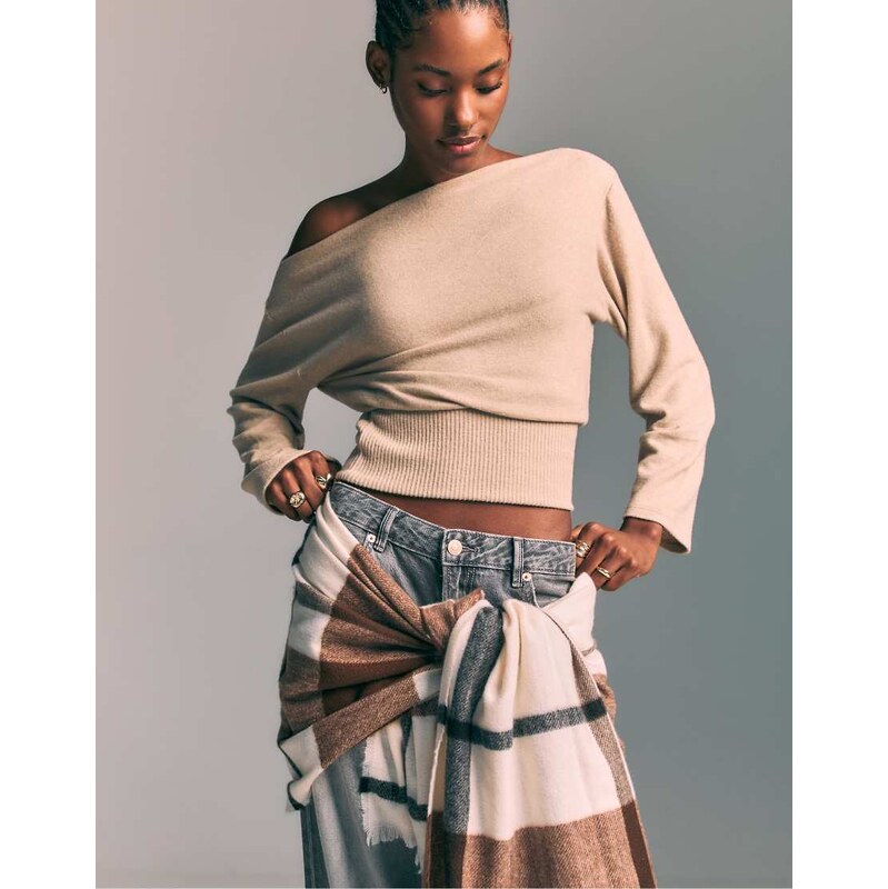 Stradivarius Boat neck knit t-shirt with sash belt in stone-White 110052165