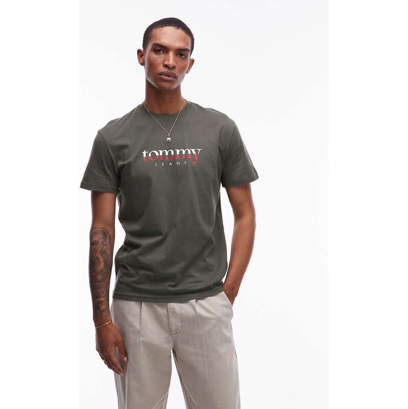 Tommy Jeans ombre large logo t-shirt in khaki-Green