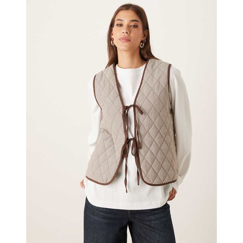 Glamorous quilted vest in brown gingham 110052029