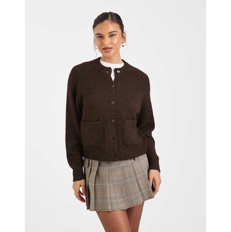 New Look crew neck cardigan in brown 110052088