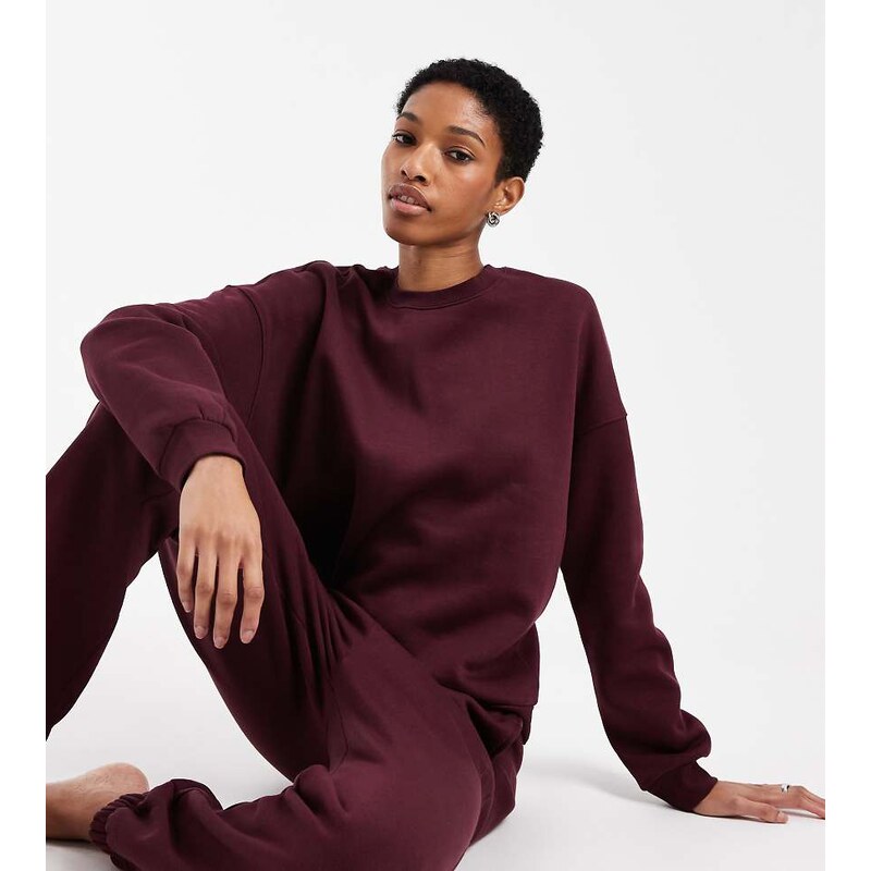 Vero Moda Tall oversized sweatshirt co-ord in burgundy-Red