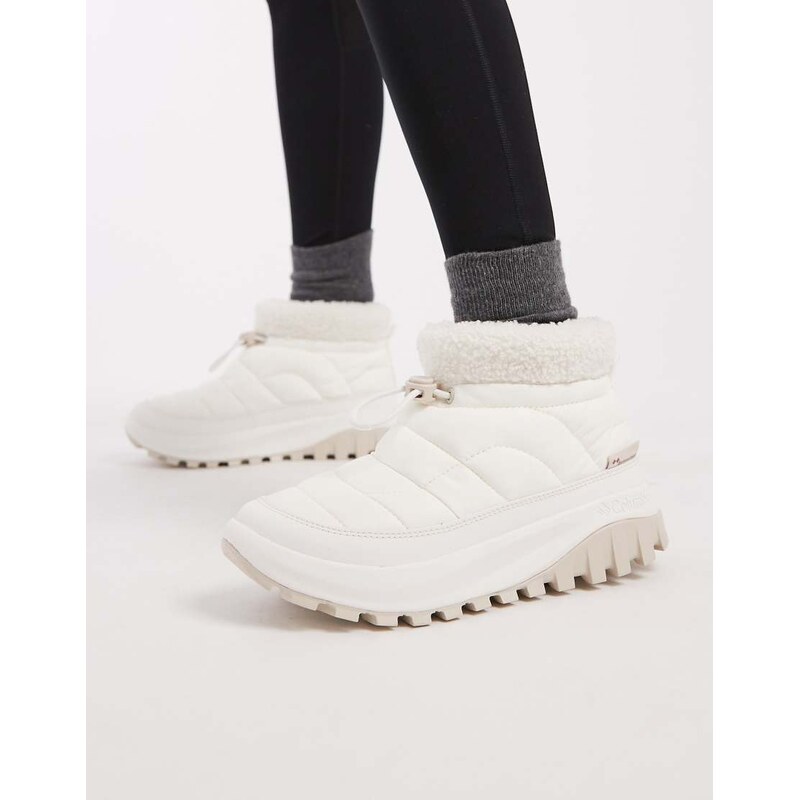 Columbia Snowtrot boot in white 115730610