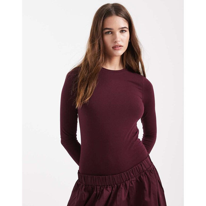 New Look crew neck long sleeve bodysuit in burgundy-Red