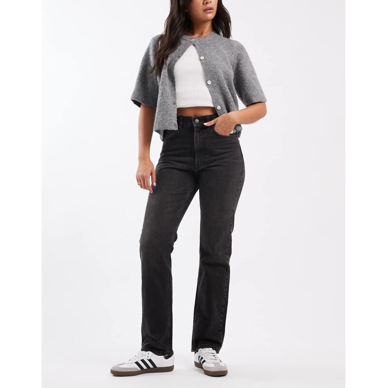 ASOS DESIGN 90s straight jeans in black