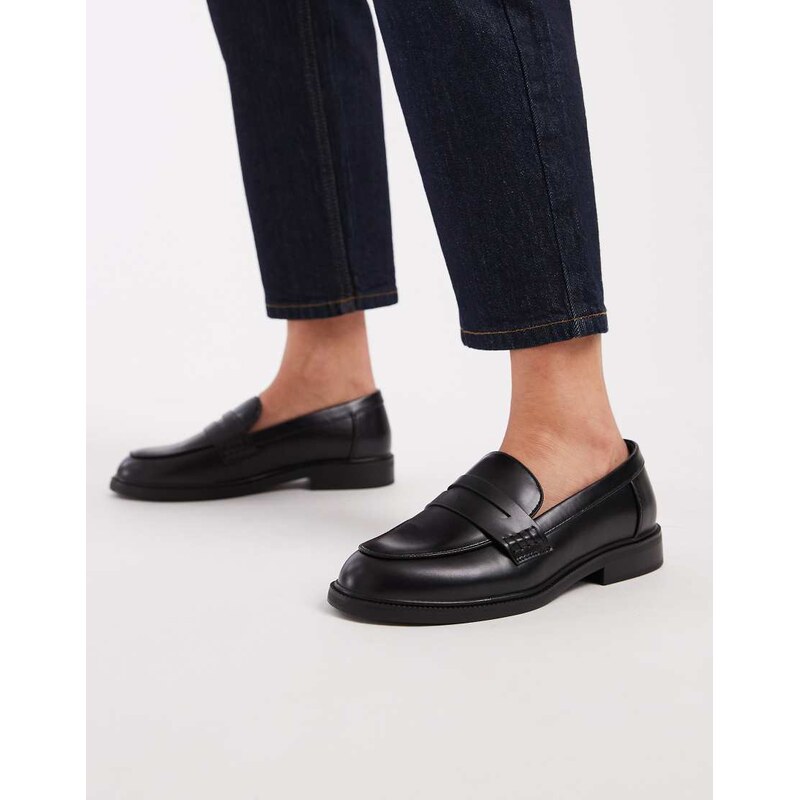 ONLY faux leather loafers in black 112231216