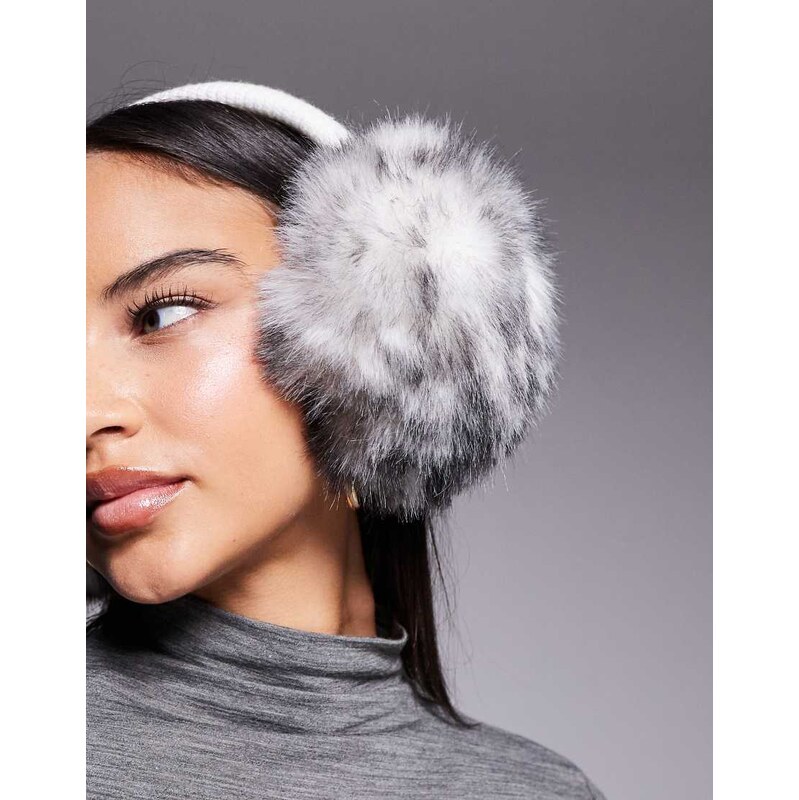 ASOS 4505 Ski & Snow ASOS 4505 Ski faux fur ear muffs in snow