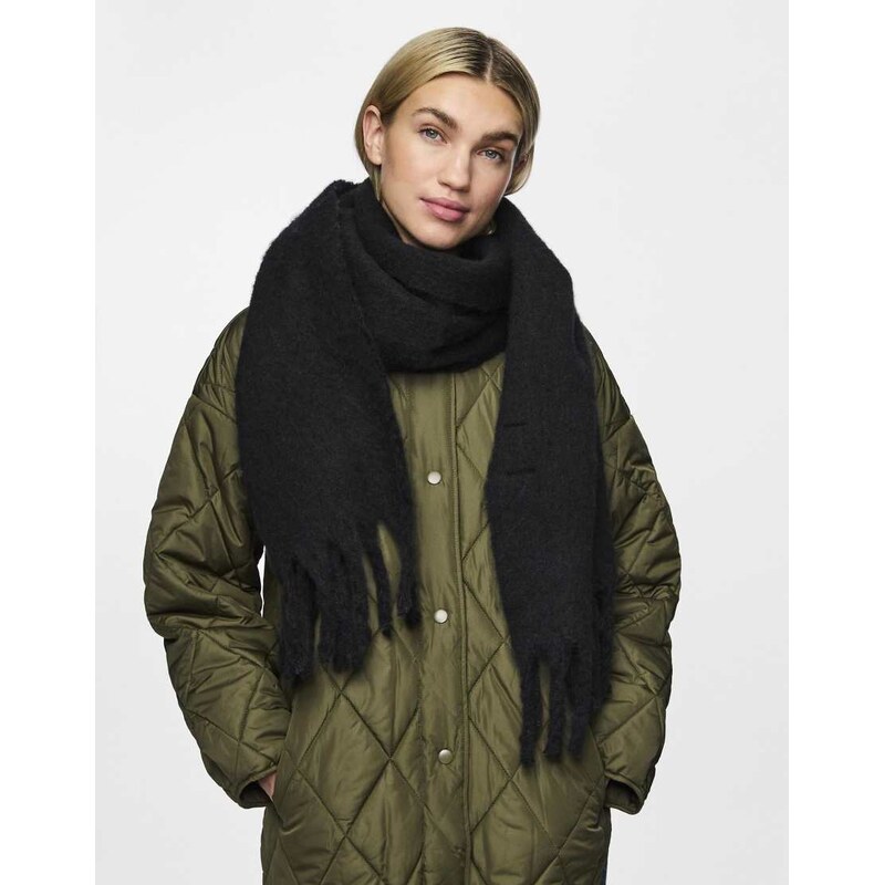 Pieces Knitted scarf in black 115520497