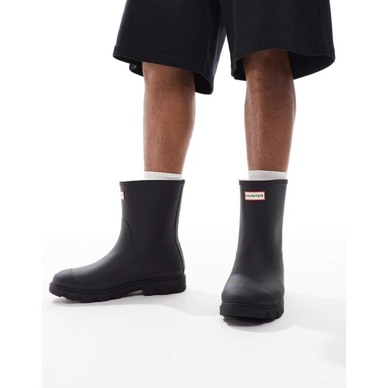 Hunter Unisex Downpour lined short wellington boot in black