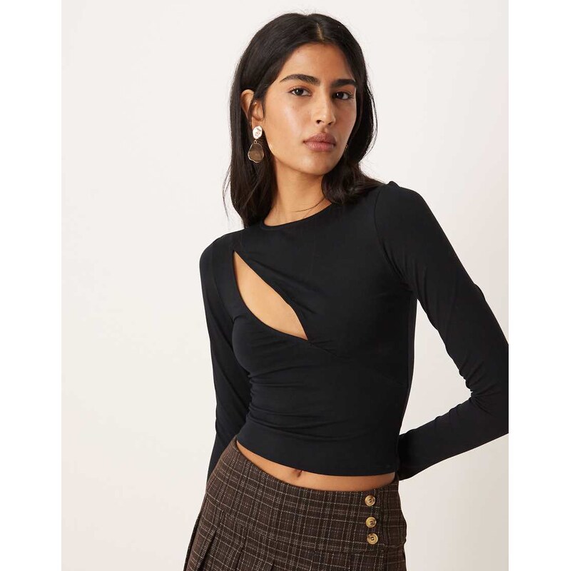 Motel nyla long sleeve slsh cut out top in black