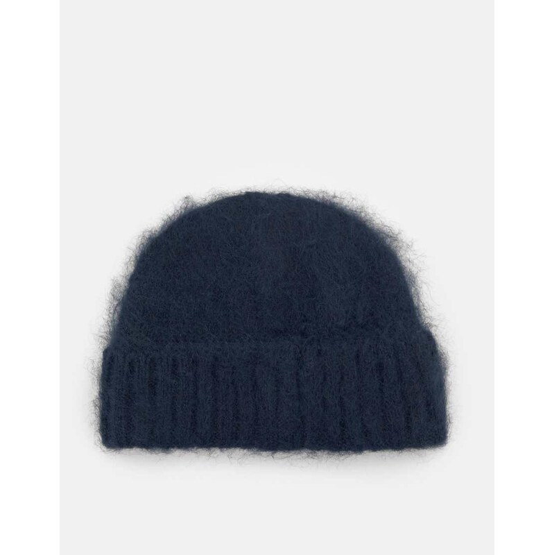 Pull&Bear Short knitted beanie in dark blue 110432899