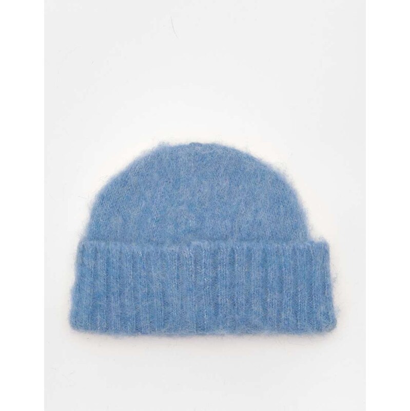 Pull&Bear Short knitted beanie in pale blue 110432900