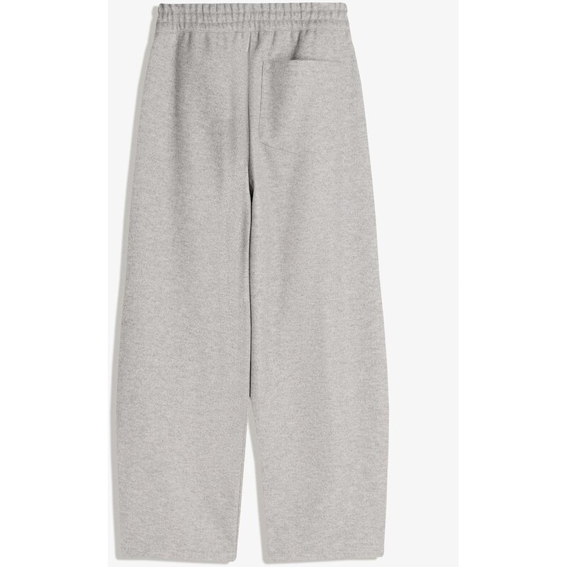 Bershka Kalhoty se sklady v pase šedá