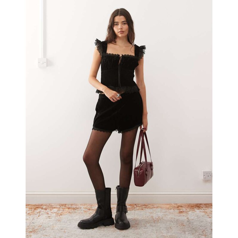 Reclaimed Vintage mini velvet short with lace trim in black-Red
