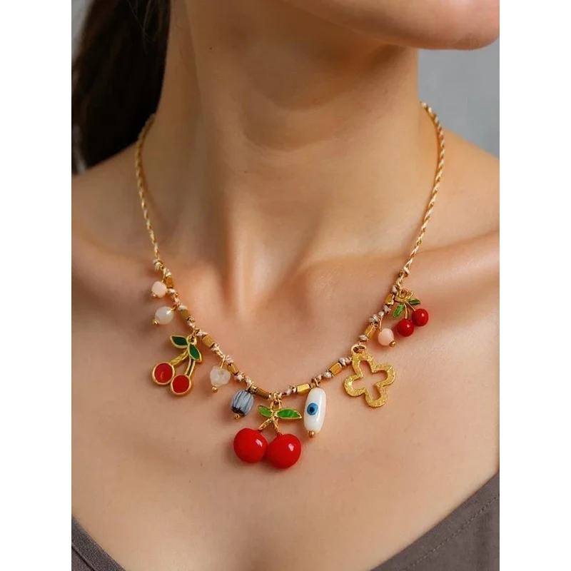 Náhrdelník Resti Atena Charm Cherry