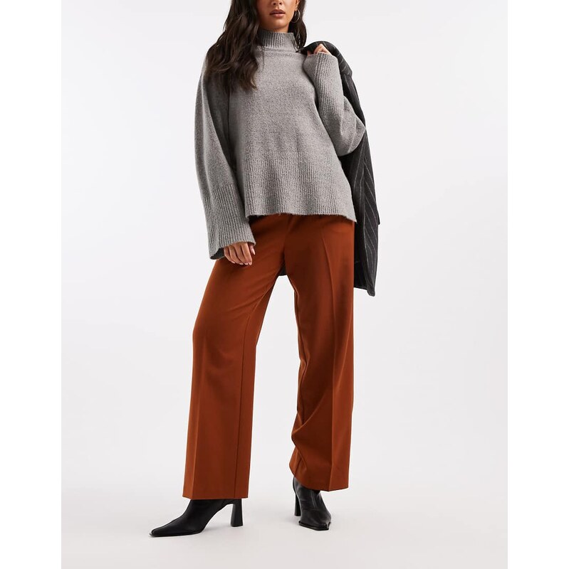 New Look wide leg trouser in rust-Brown 110818991