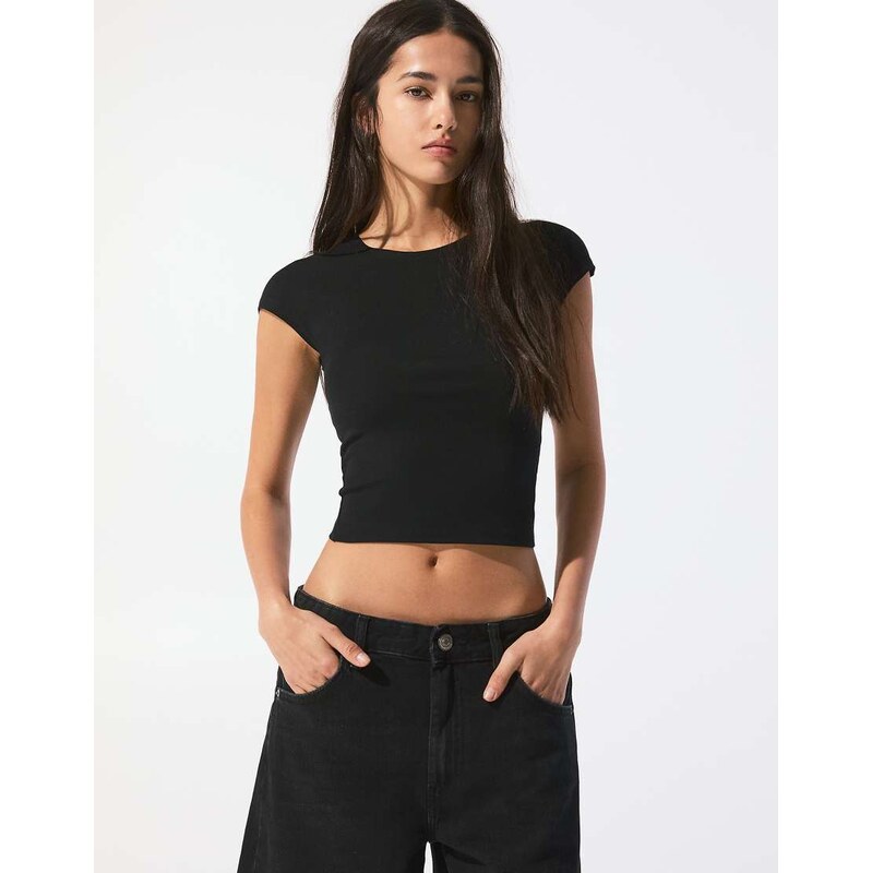 Pull&Bear Fitted t-shirt with full sleeves in black 110805189