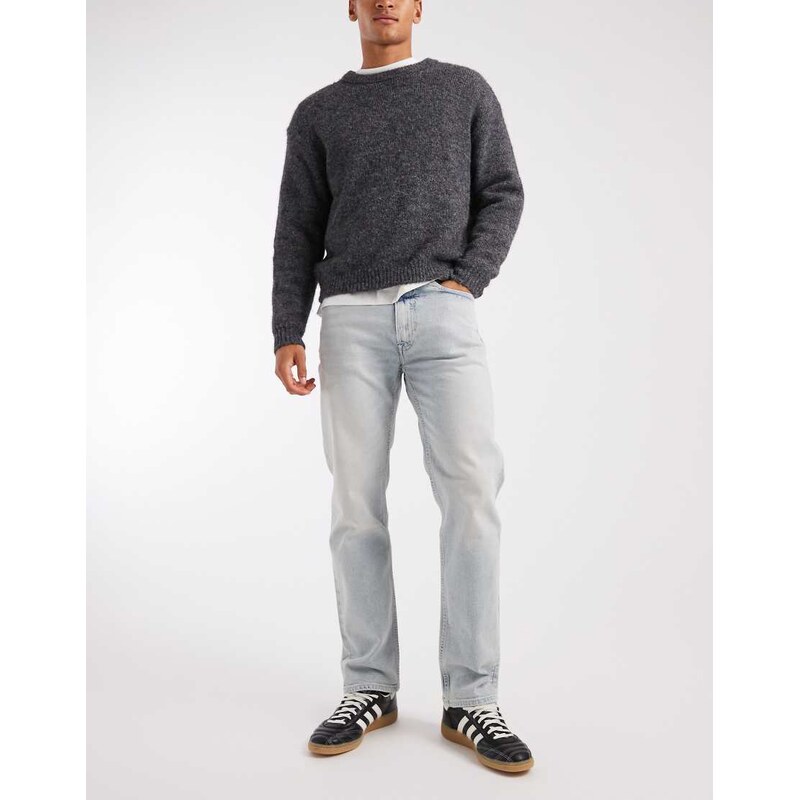 Calvin Klein Jeans standard straight jeans in light wash-Blue
