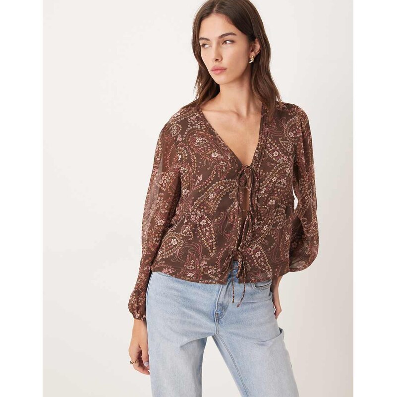 Abercrombie & Fitch tie front long sleeve blouse in brown paisley print-Red