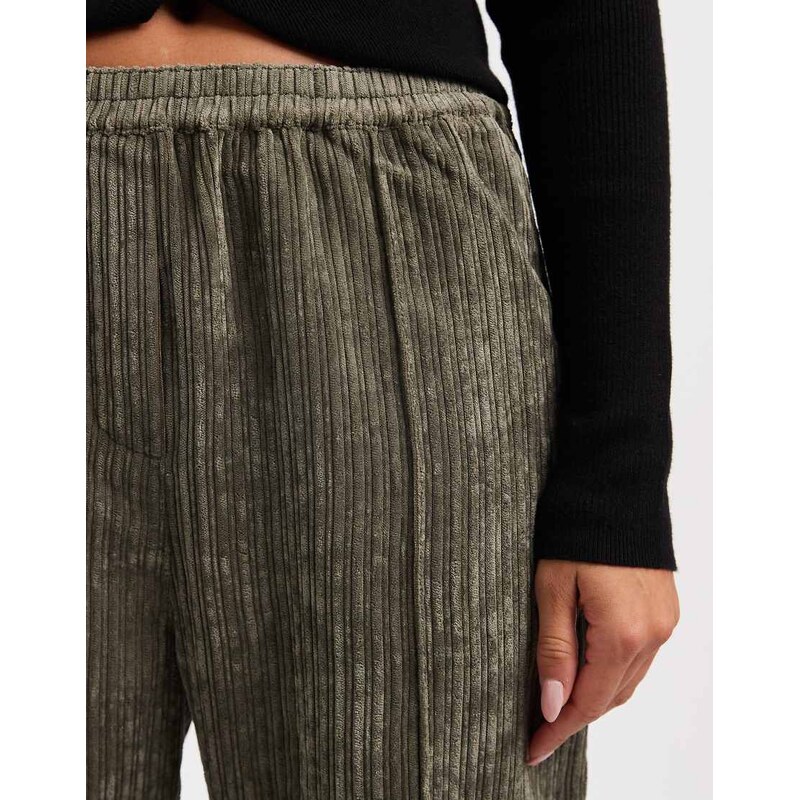 ASOS DESIGN pull on trousers in cord in khaki-Green