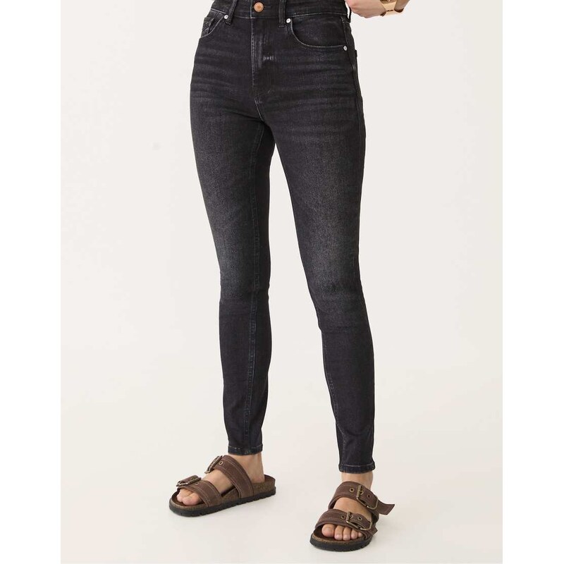 Stradivarius regular waist skinny jeans in dark black 109771948