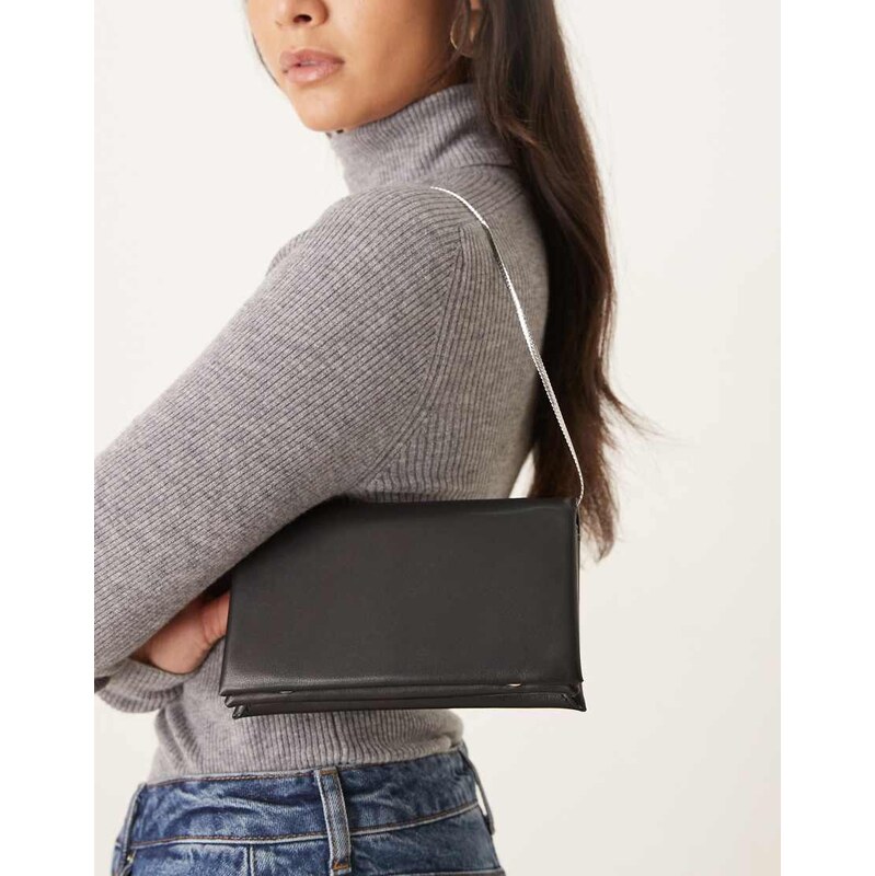 Mango leather shoulder bag in black 110637221