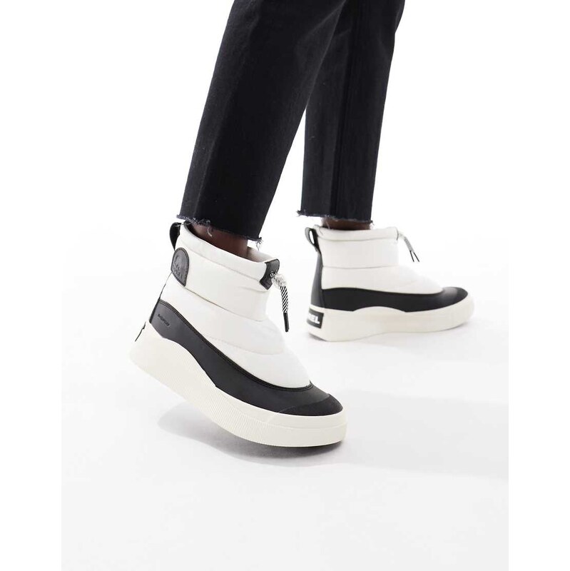 Sorel Out N About Iv Puffy hiking boots in cream and black-White