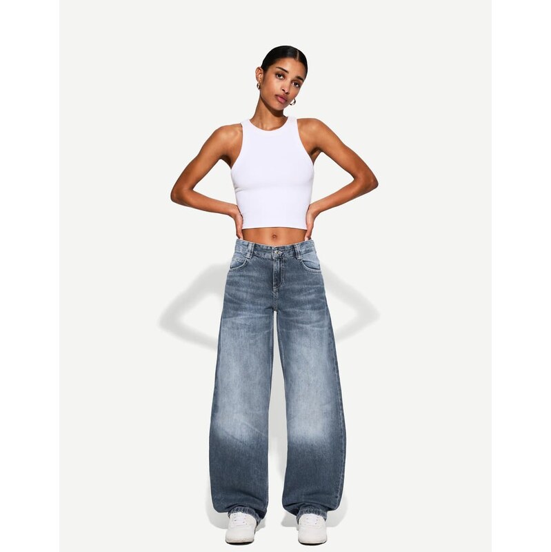 Bershka barrel jeans in denim blue