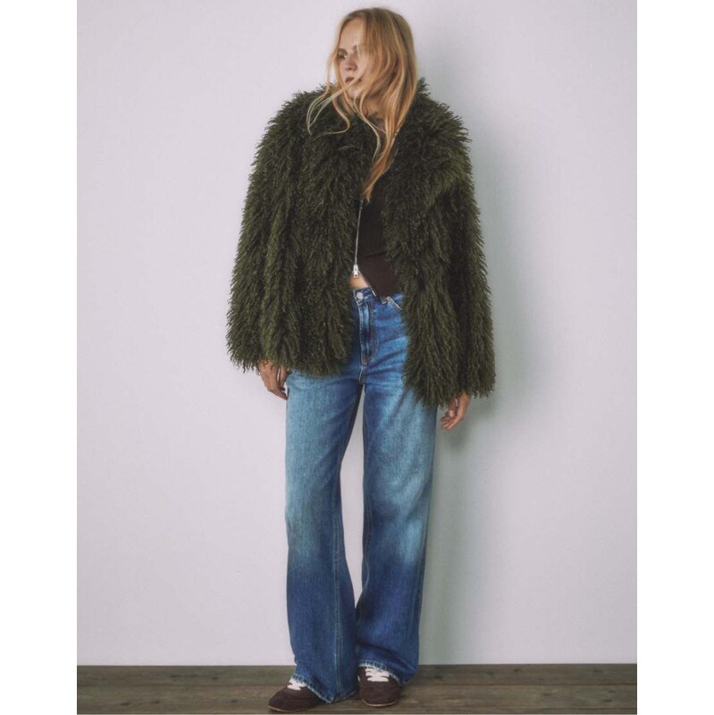 Stradivarius Mid-length dishevelled faux fur coat in green