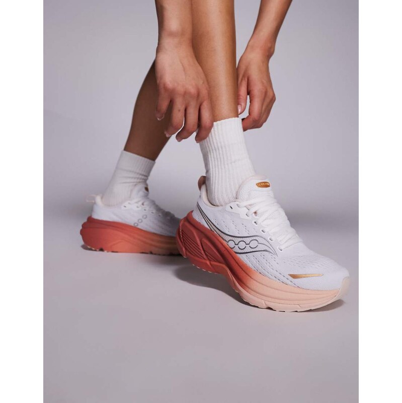 Saucony Hurricane 25 running trainers in white and cameo 110761689