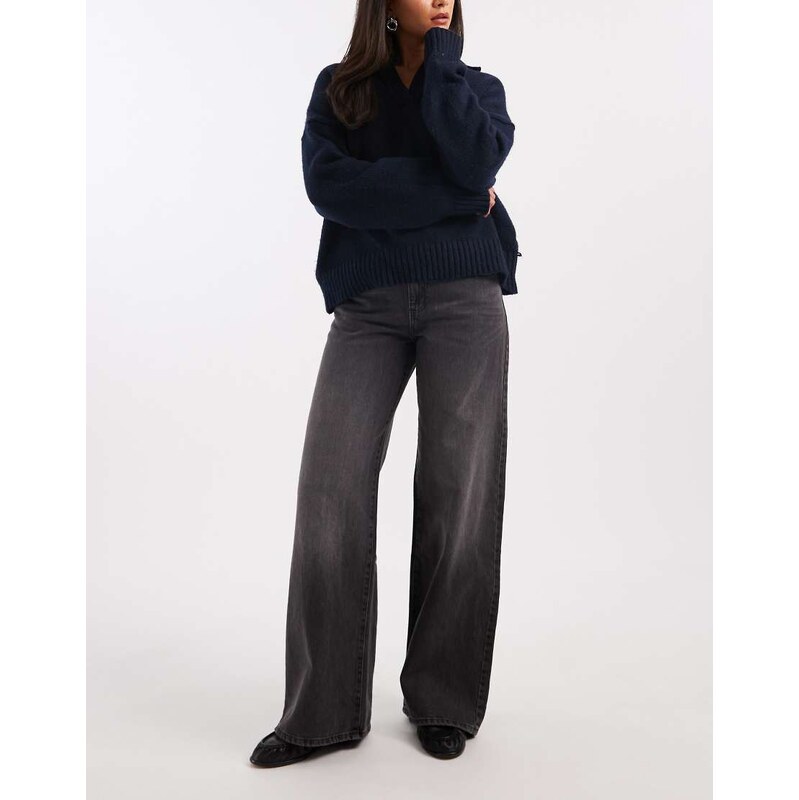 Cotton On relaxed wide jean in backbone black