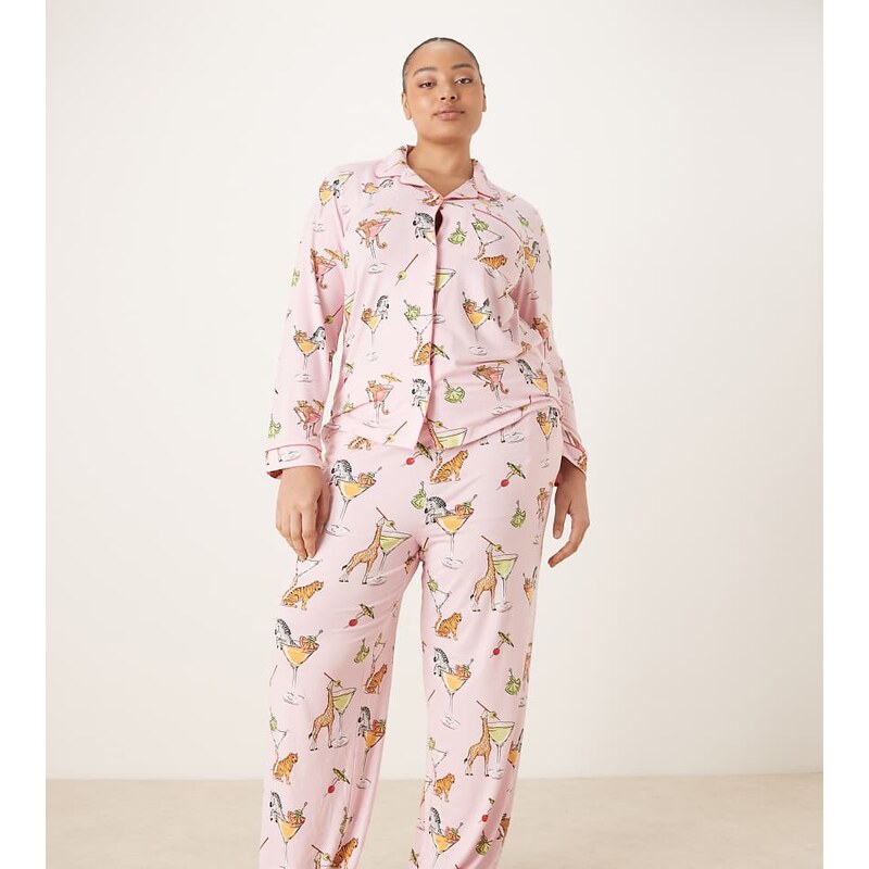 Chelsea Peers Curve long putton up pyjama set in pink martini animal 111074190