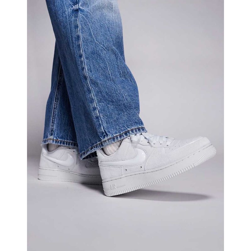 Nike Air Force 1 07 bubble swoosh trainers in light grey-White