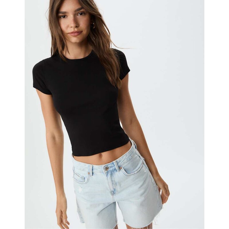 Stradivarius Slim fit basic t-shirt in black 110919260