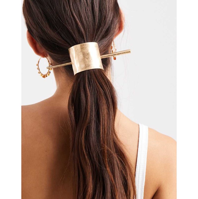 ASOS DESIGN hair pin in textured brushed gold tone 111029801