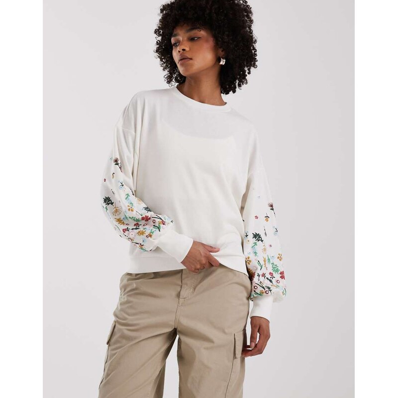 ONLY crew neck jumper with floral sleeve detail in white 115518043