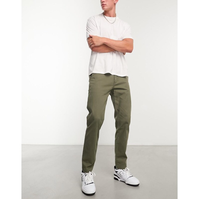 Levis XX lightweight relaxed chino in khaki-Green