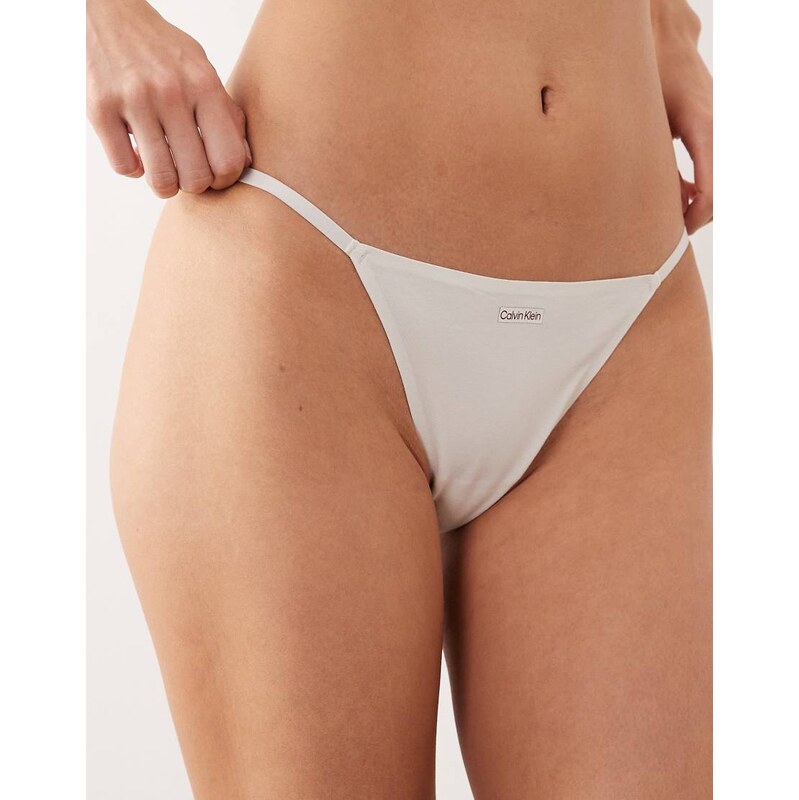 Calvin Klein Cotton Modal Signature seamless string bikini brief
