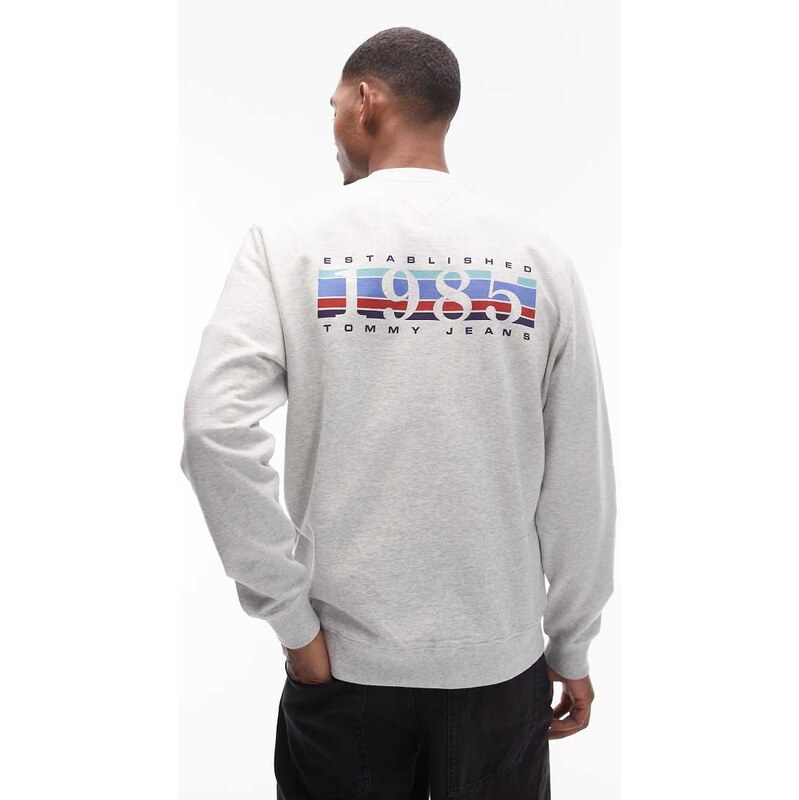 Tommy Jeans gradient graphic 1985 chest logo sweatshirt in grey