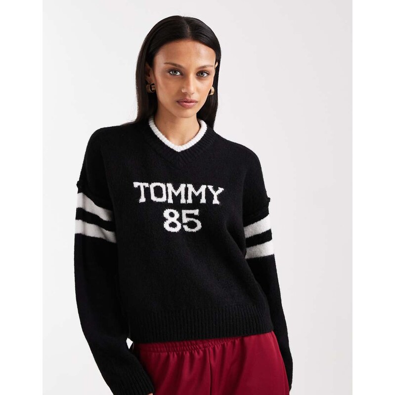 Tommy Jeans varsity 85 jumper in black