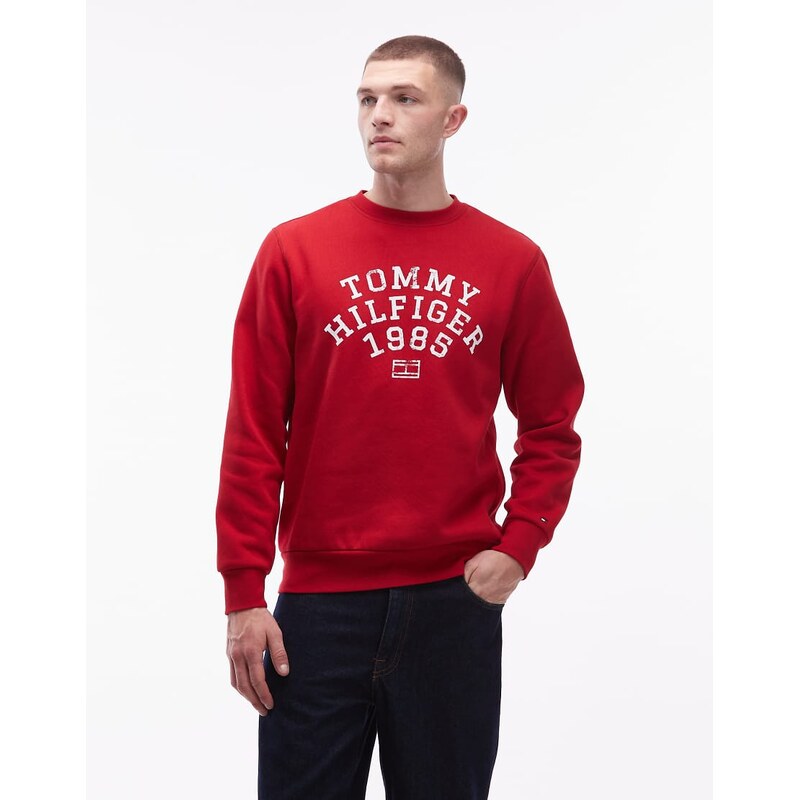 Tommy Hilfiger arch large centre logo sweatshirt in red