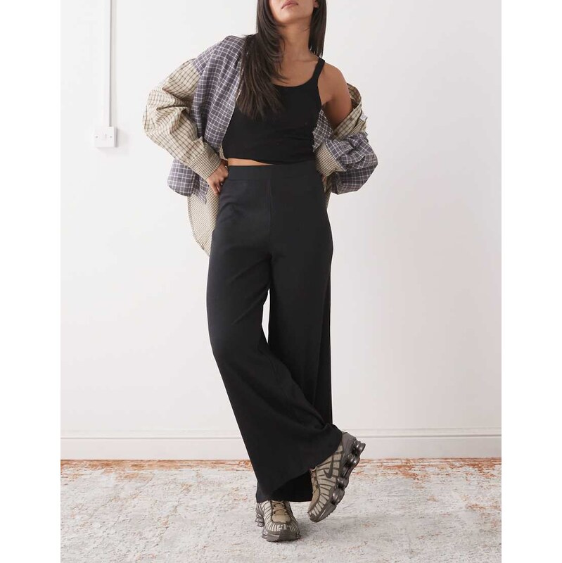 Noisy May ribbed wide leg trouser in black