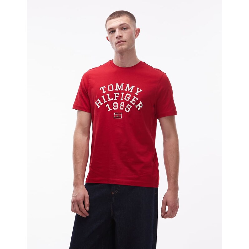 Tommy Hilfiger large arch 1985 logo t-shirt in red