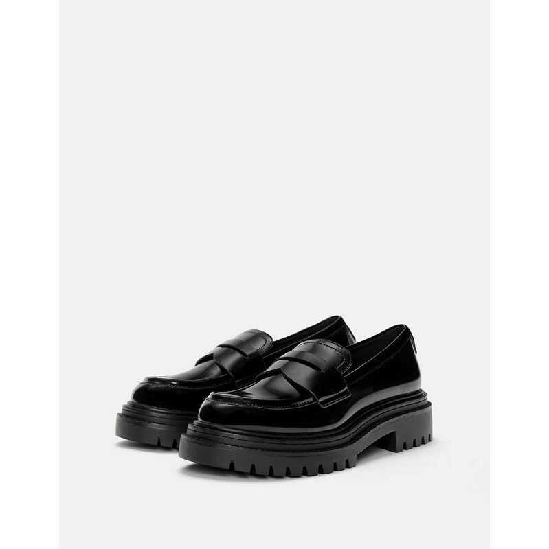 Pull&Bear Chunky loafers in black 111133743